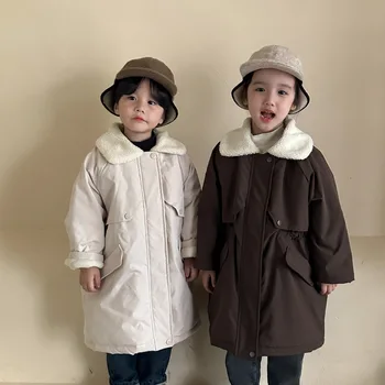 2023 Зимни корейски детски момчета Windbreak мода средата дълъг дължина дебел плюшени прости бебе момчета яке топло случайни деца момчета палто