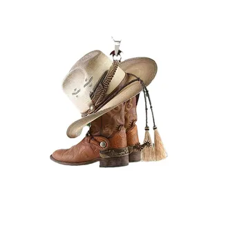 Уникален ключодържател за обувки с каубойска шапка - стилен шикозен аксесоар Вашата раница или чанта Изображение 4